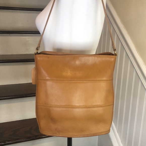 VINTAGE COACH Tribeca Camel Glove Tanned Leather Bleeker Duffle Shoulder Bag - Picture 13 of 17